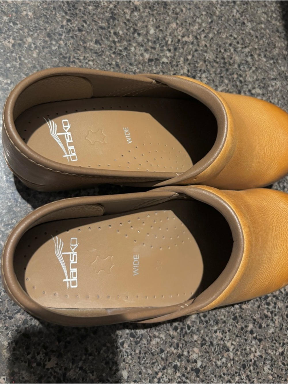 ▪️Dansko Honey Distressed Professional Clogs 38 Wide - Picture 8 of 14